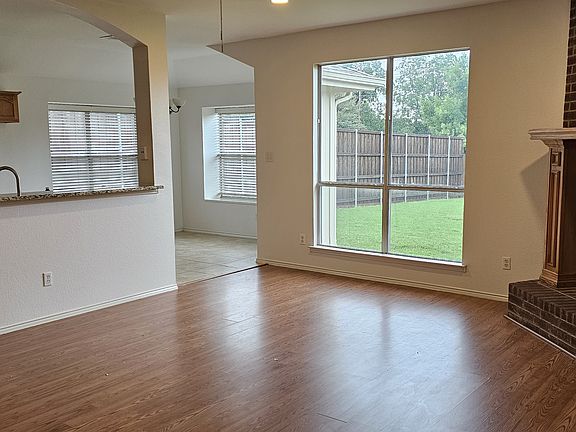 4th image of 5517 Flowerwood Ln