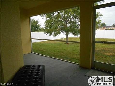 4th image of 626 NE Juanita Pl