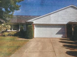 411 Rivers Edge Dr, Huron, OH 44839