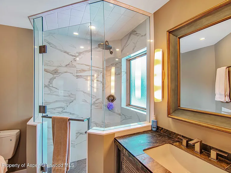 500 Fairway Dr — Photo 23