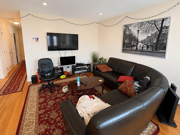 4th image of 714 W Park Ave #2