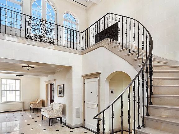 4th image of 1185 Park Ave #17/16G