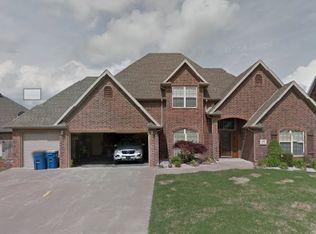 602 Lyndal Ln, Bentonville, AR 72712