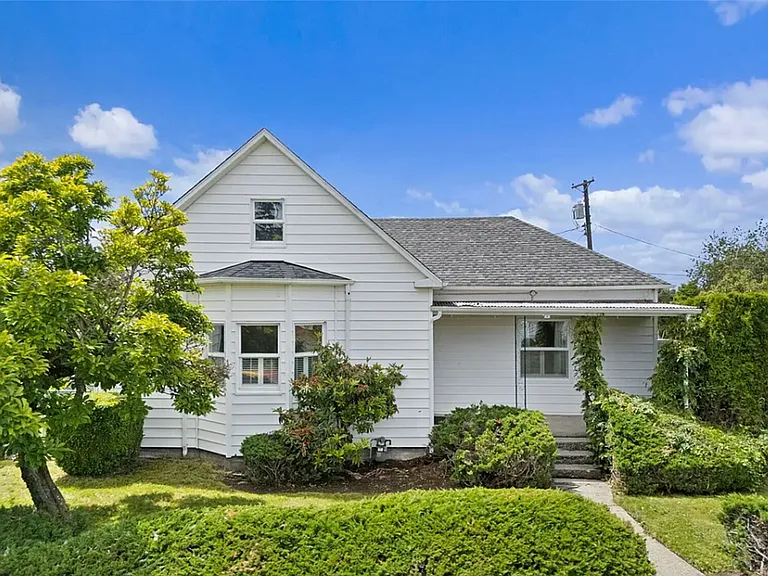 7640 Yakima Ave — Photo 1