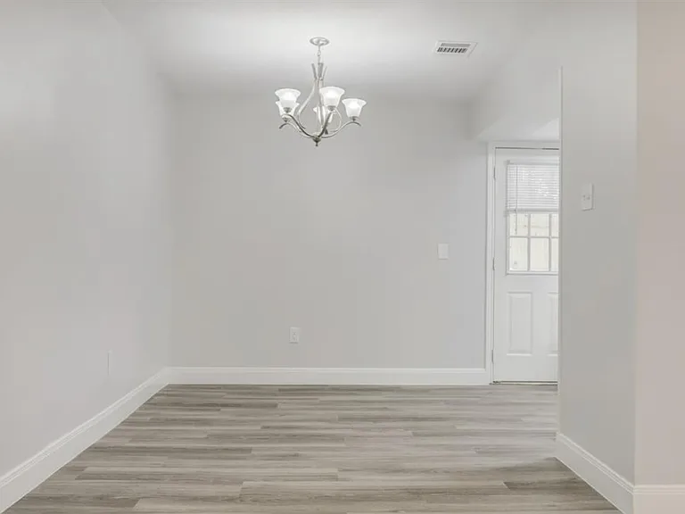 4024 Childress St — Photo 3