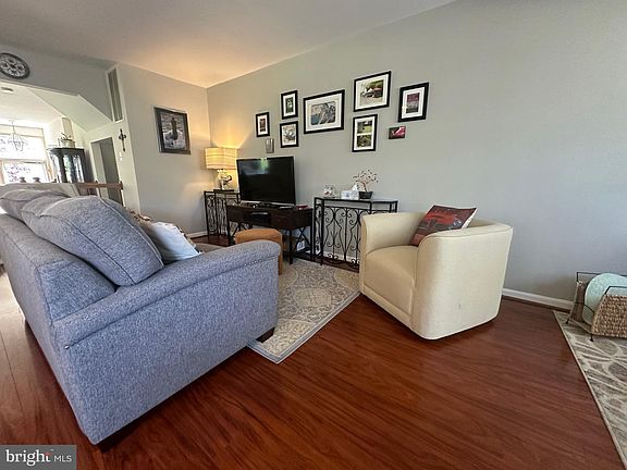 4th image of 11052 Doubleday Ln