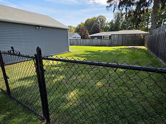 4th image of 50 Upland Rd