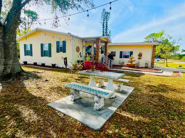 10561 Circle Pine Rd #9-P, North Fort Myers, FL 33903