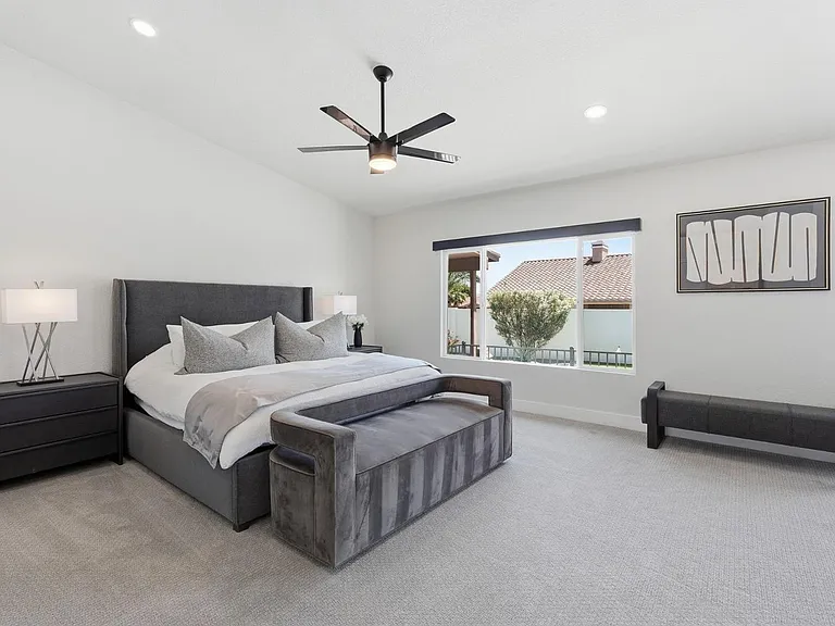 5623 E Claire Dr — Photo 23