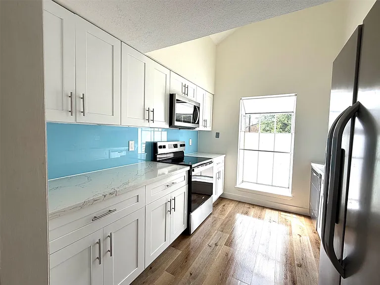 9809 Richmond Ave #E5 — Photo 1
