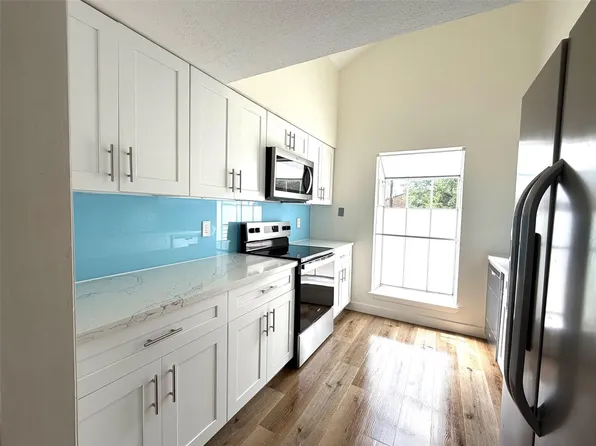 9809 Richmond Ave #5, Houston, TX 77042