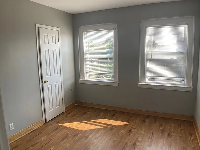 1540 Park Ave — Photo 2