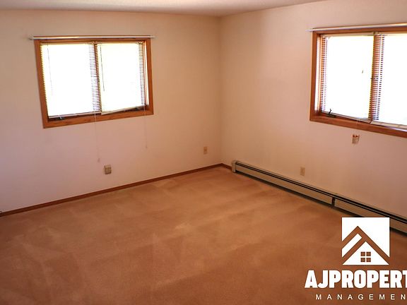 5th image of 916 S Menlo Ave #301