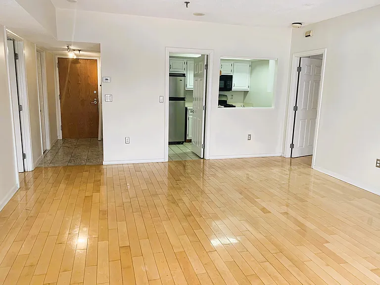 147 Kelton St #610 — Photo 3