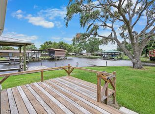 35 Scott St, Welaka, FL 32193