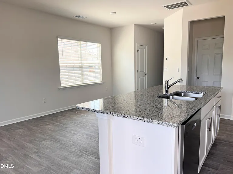 455 David Hill Dr — Photo 4