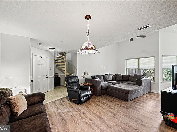 5th image of 102 Gwen Dr Unit 102C