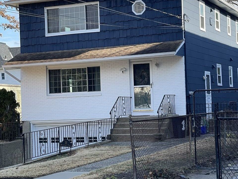 1st image of 31 Roosevelt Pl