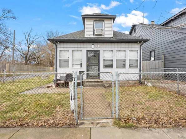 78 E Auburn St, Ecorse, MI 48229