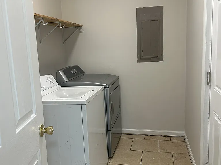 7 Anderson Ave #D — Photo 5