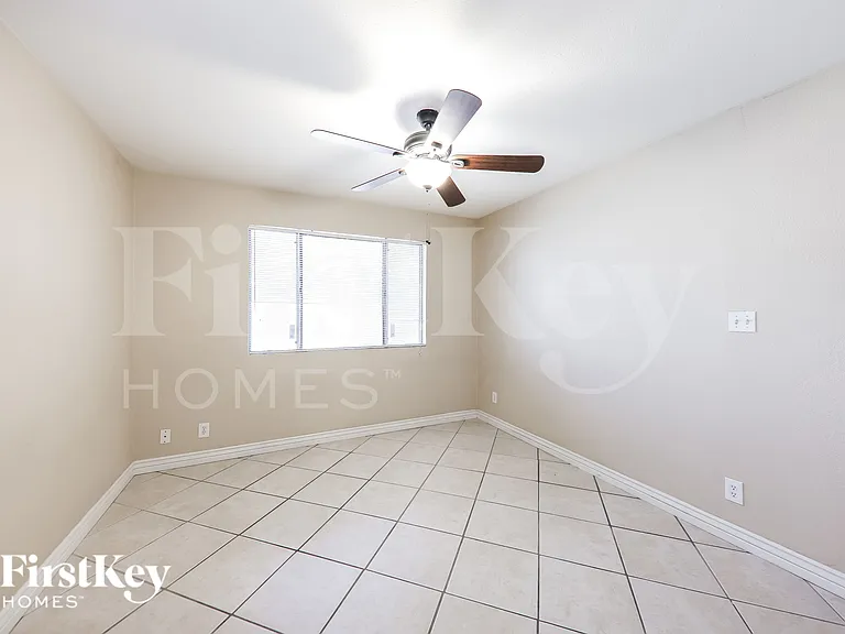 9044 N 52nd Dr — Photo 11