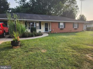 302 Greenbriar Rd, Martinsburg, WV 25401