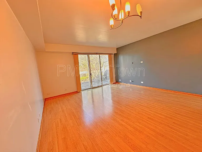 1172 Regency Dr — Photo 3