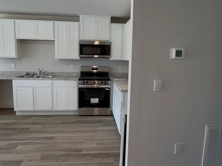 6345 Firefly Dr — Photo 3