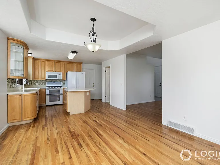 166 E Rawlins Ln — Photo 8