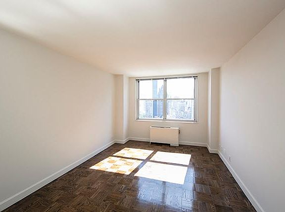 5th image of 300 E 56th St APT 6J