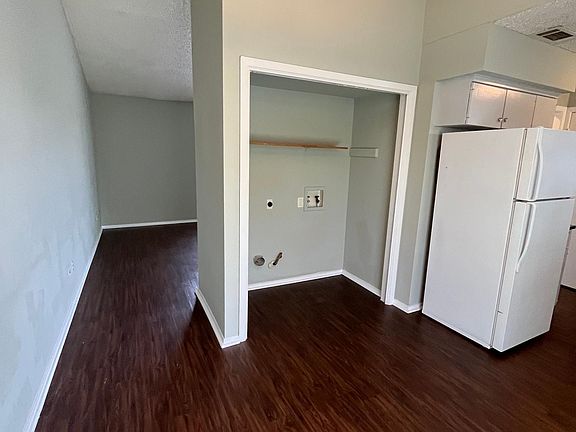 4th image of 4602 Broadhill Dr