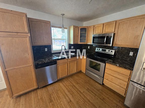 5th image of 207 Cedar Park Cir
