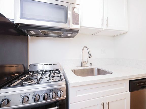 5th image of 1215 Granville Ave 5-unit 12905