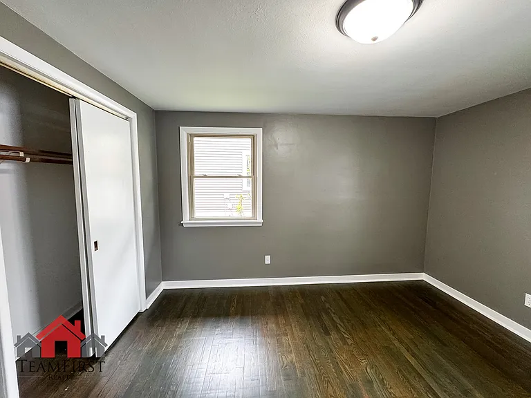 1446 Pilgrim St — Photo 25