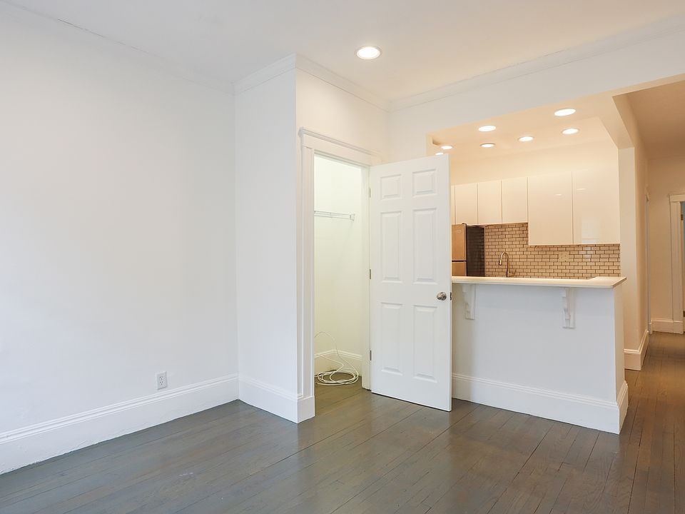 1st image of 100 Jersey St #17