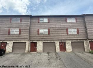 217 Stonegate Cir, Morgantown, WV 26505