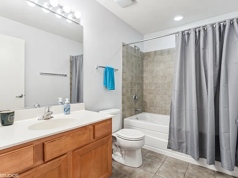 849 N Franklin St — Photo 7