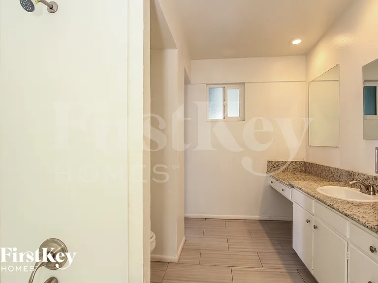 8830 N 37th Ave — Photo 13