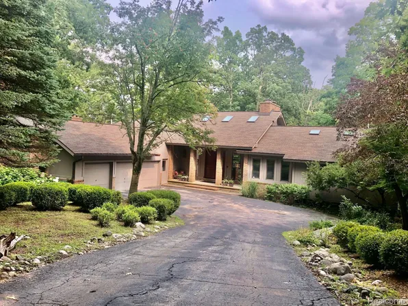 5261 Barber Rd, Metamora, MI 48455