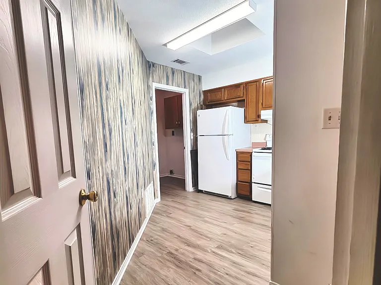 8 Viking Dr NW #C — Photo 12