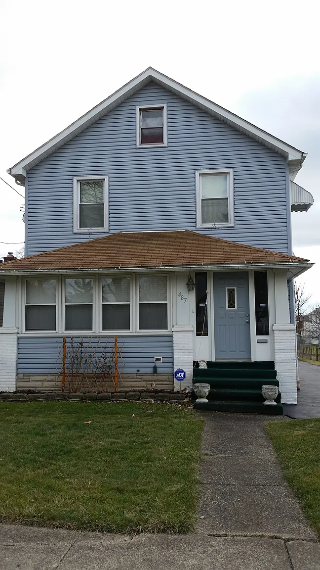 487 Tenney Ave photo 1