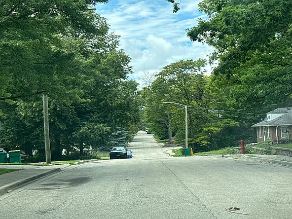 5th image of 906 Audrey Ave