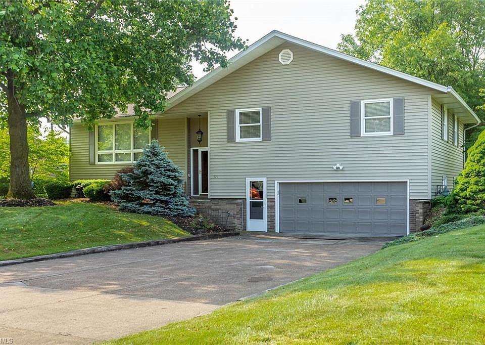 1st image of 520 Sunrise Dr