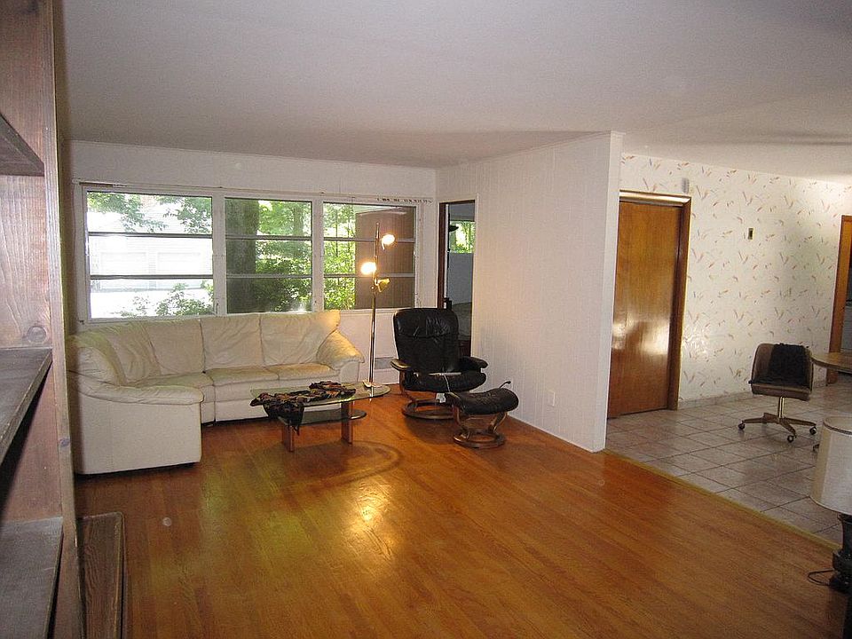 2nd image of 14 Forest Dr