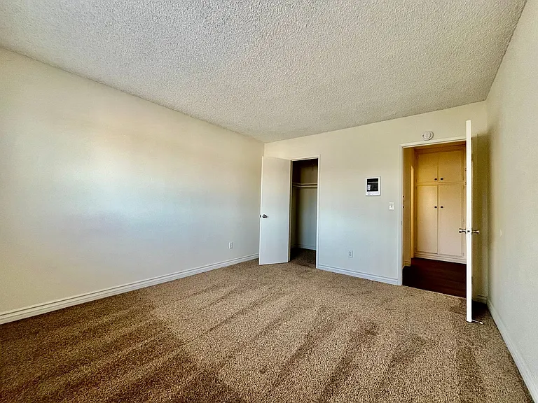 4325 Lowell St — Photo 8