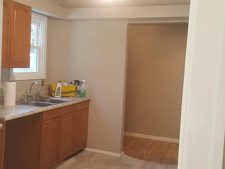 2302 N Church St — Photo 8