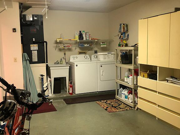 one car garage with laundry