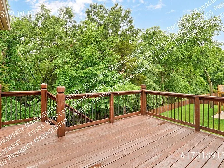 2342 W Darby St — Photo 51