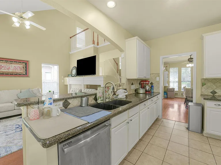 22554 Bristolwood Ct — Photo 13