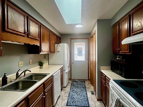 4th image of 4577 Reno Ln